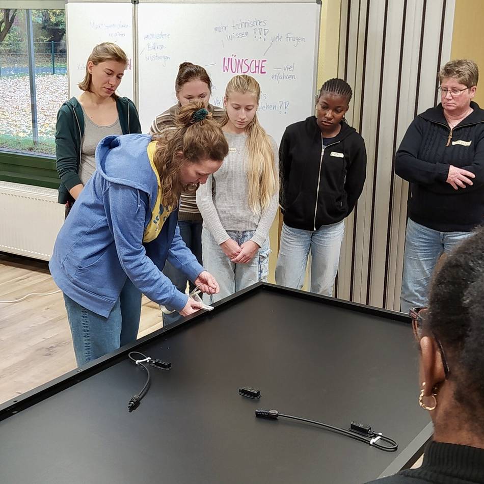 Workshop kam gut an: Rheinberger lernen, ihr eigenes Balkon-Kraftwerk zu bauen