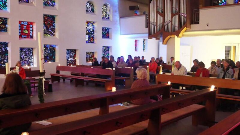 Ungewöhnliche Aktion in Korschenbroich: Kirchenbänke aus St. Marien gegen Spende