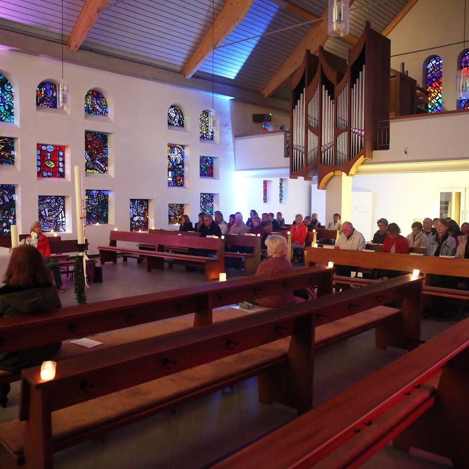 Ungewöhnliche Aktion in Korschenbroich: Kirchenbänke aus St. Marien gegen Spende