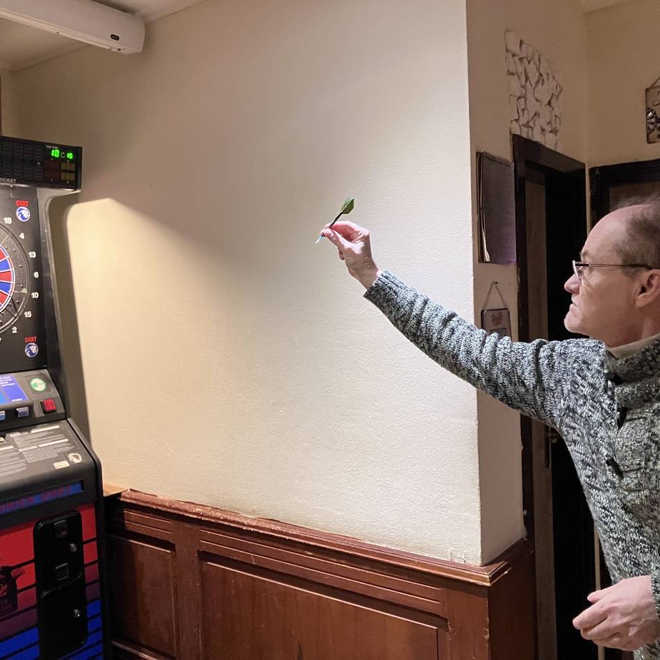 Niederschwellige Sportart: Wo man in Mettmann Darts spielen kann