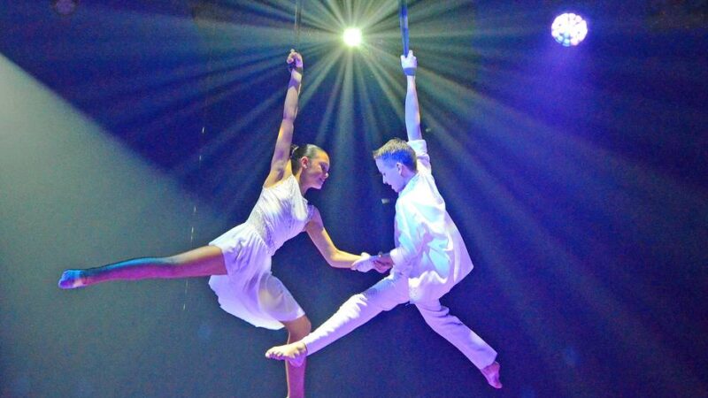 Xantener Weihnachtscircus: Jugendliche zeigen spektakuläre Luftakrobatik