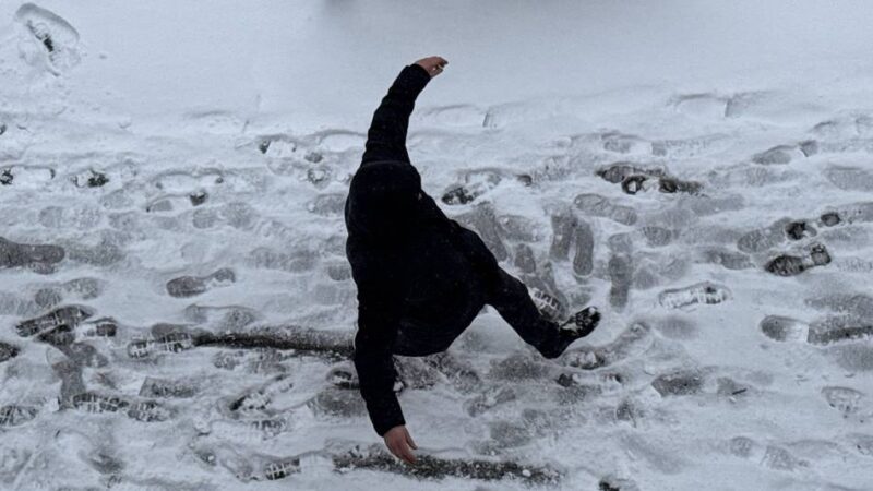 „Am besten zu Hause bleiben“
: Stürze durch das Winterwetter füllen die Notaufnahme in Kleve