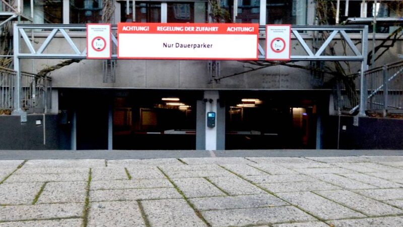 Rathaus-Tiefgarage in Neuss: Wenn Parken zur Prüfung wird