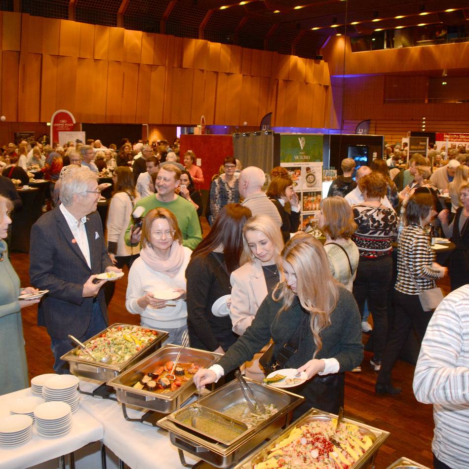 Leckeres Essen, aber auch Kritik an Menge: So war der Genießer-Treff 2026 in Neuss