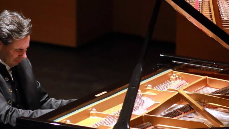 Martin Stadtfeld in Rees: Echo-Preisträger beim Sinfoniekonzert im Bürgerhaus