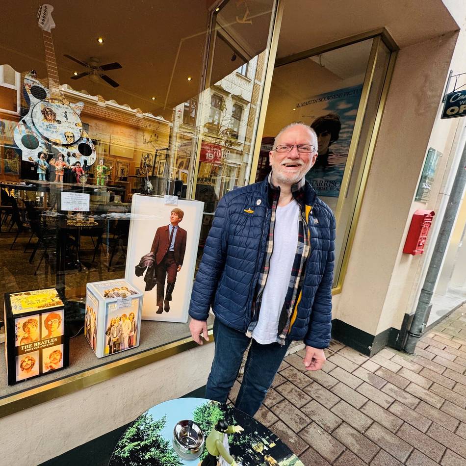 Kult-Location an der Neusser Neustraße: Die Beatles-Galerie auf Wachstums-Kurs