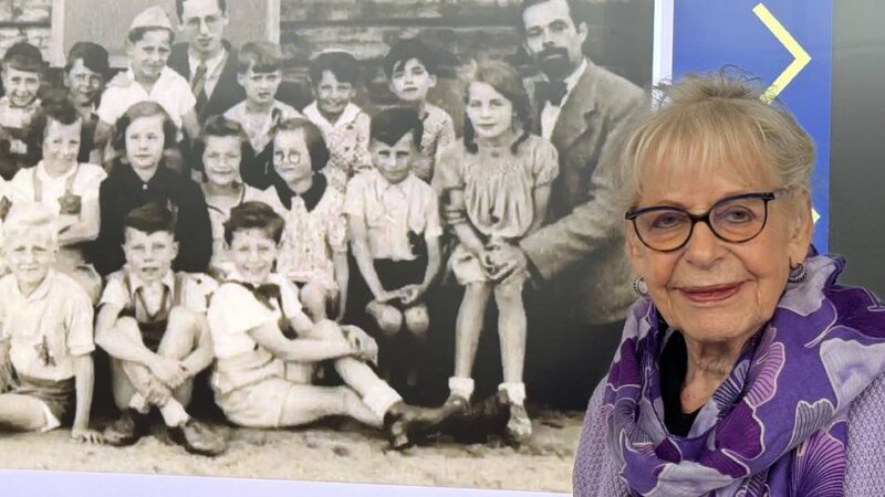 „Es ist ein Wunder“
: Die unglaubliche Geschichte hinter diesem Klassenfoto