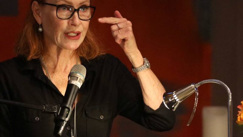 Savoy-Theater: Andrea Sawatzki spricht in Düsseldorf über ihren Roman „Biarritz“