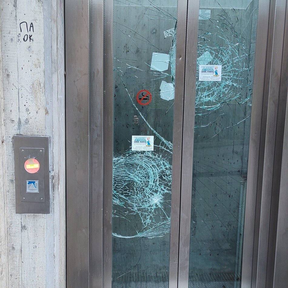 Probleme am Haltepunkt Mettmann Zentrum: Vandalen und Eiseskälte setzten den Regiobahn-Aufzügen zu