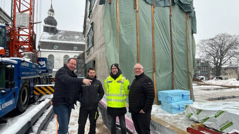 Bauvorhaben in Radevormwald: An der Nordstraße werden nun Bauteile montiert