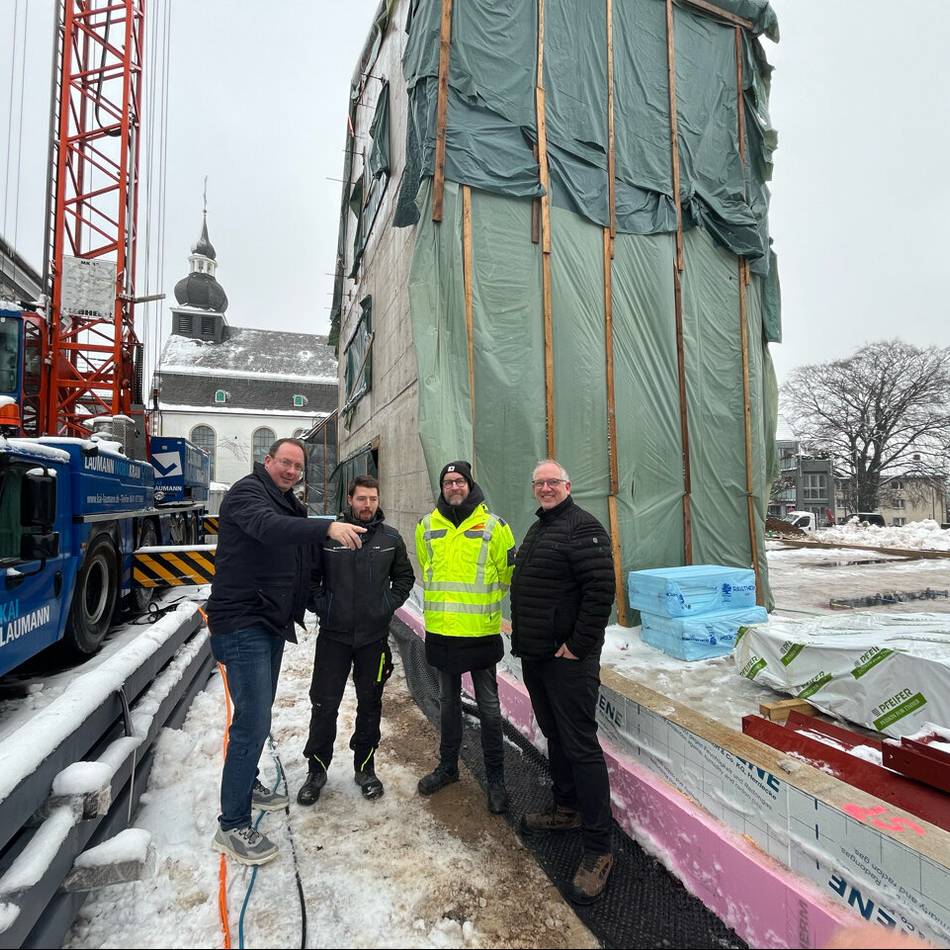 Bauvorhaben in Radevormwald: An der Nordstraße werden nun Bauteile montiert