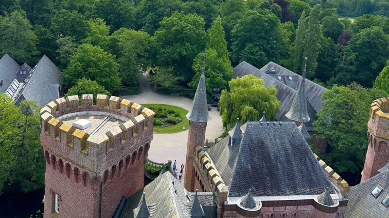 Blick vom Nordturm: Über den Dächern von Schloss Moyland – ein besonderer Workshop