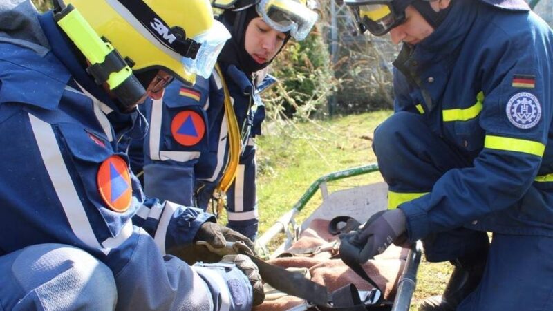 Helfer werden in Heiligenhaus/Wülfrath: Das Technische Hilfswerk informiert über die Grundausbildung