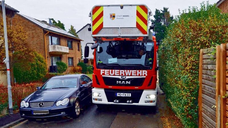 Straße in Moers: Absolutes Halteverbot auf der Drosselstraße