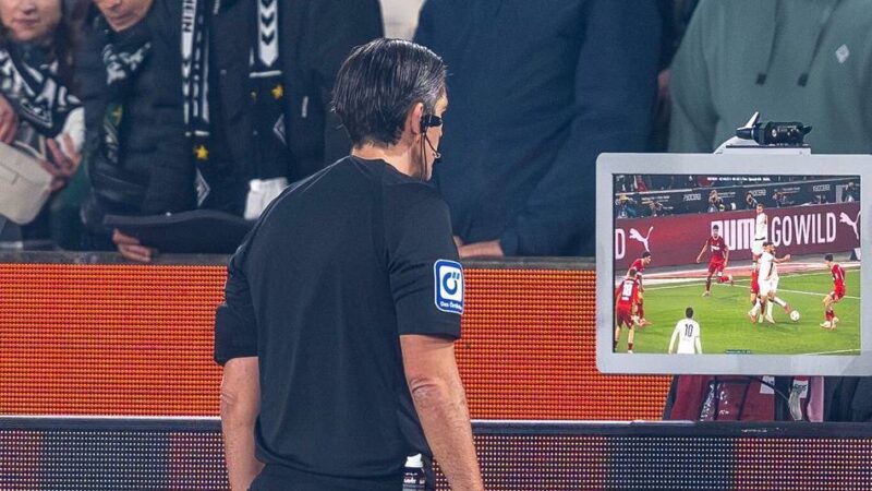 Längst nicht nur benachteiligt: Gladbachs große VAR-Bilanz der ersten 15 Spieltage