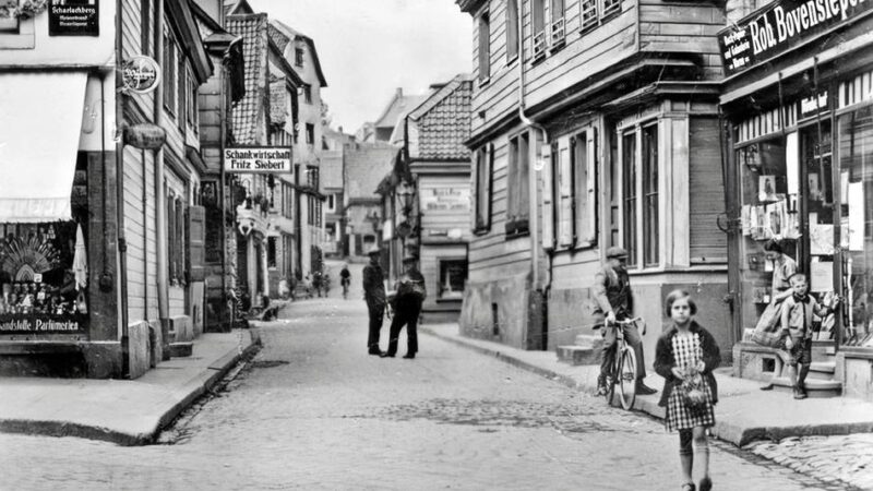 Ausstellung im Stadtgeschichtshaus: Alte Fotos anschauen – und darüber reden