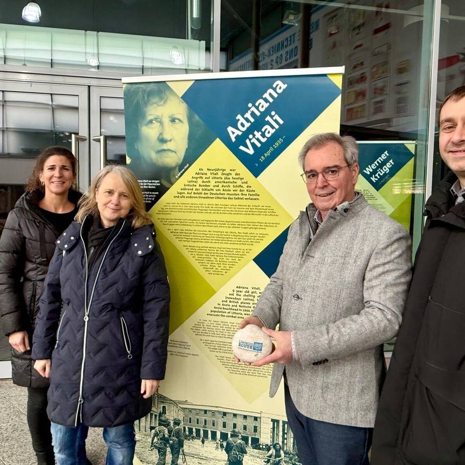 Ausstellung in der City: Eindrückliche Schicksale in der Neuen Mitte Kleve