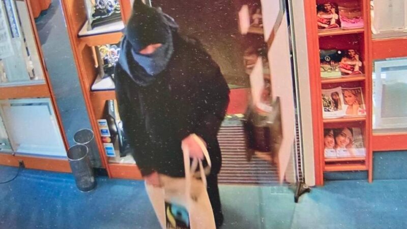 Überfall auf Juwelier Knops in Kleve: „Brauchen Sie nicht einräumen, direkt her damit“