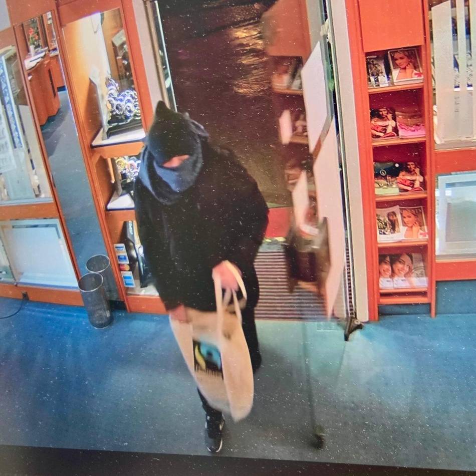 Überfall auf Juwelier Knops in Kleve: „Brauchen Sie nicht einräumen, direkt her damit“