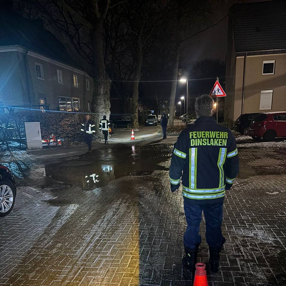 Samstagabend in Lohberg: Wasserrohrbruch – Kreuzungsbereich überflutet