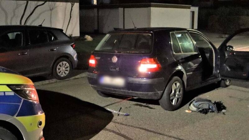 Mit zwei Polizeiwagen kollidiert: Spektakuläre Verfolgungsjagd durch Stürzelberg und Zons