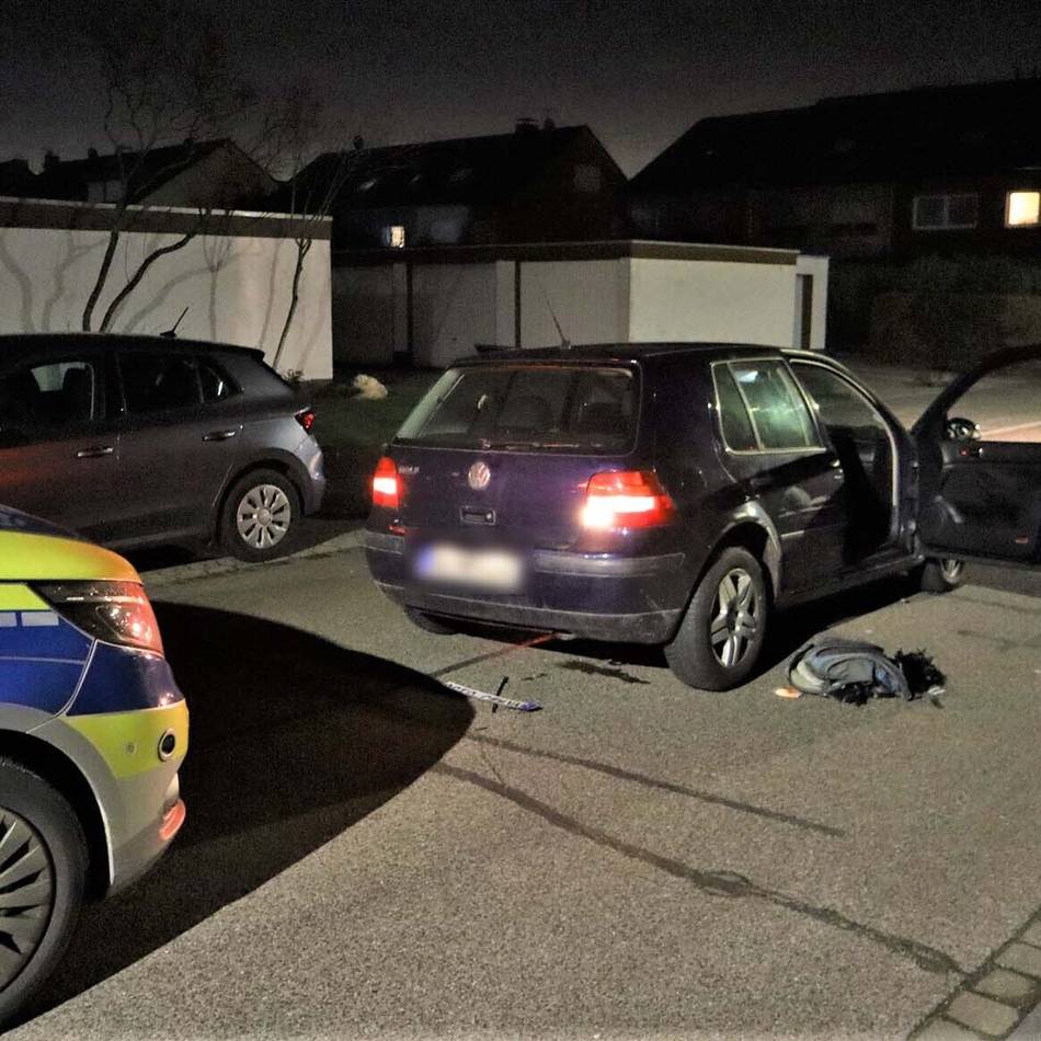 Mit zwei Polizeiwagen kollidiert: Spektakuläre Verfolgungsjagd durch Stürzelberg und Zons