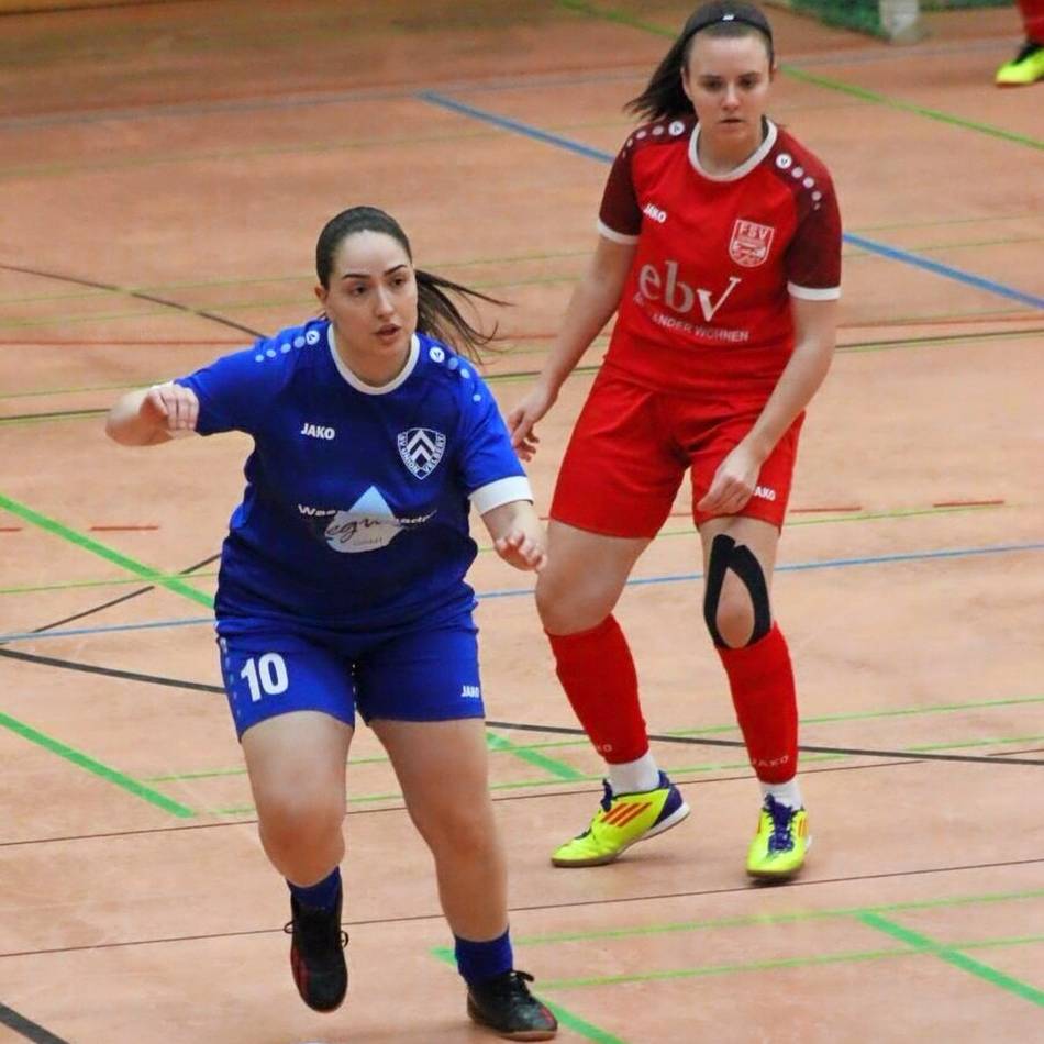 Der SV Union Velbert hat die Hallenkreismeisterschaft der Fußballfrauen ausgerichtet: Tolle Stimmung und spannende Spiele vor familiärer Kulisse