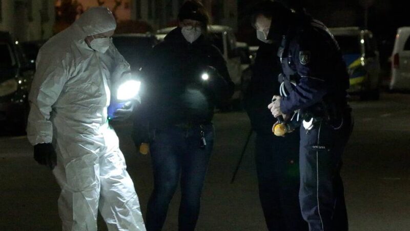 Neujahr in Duisburg: Mann soll mit Messer auf neuen Partner seiner Ex-Frau losgegangen sein