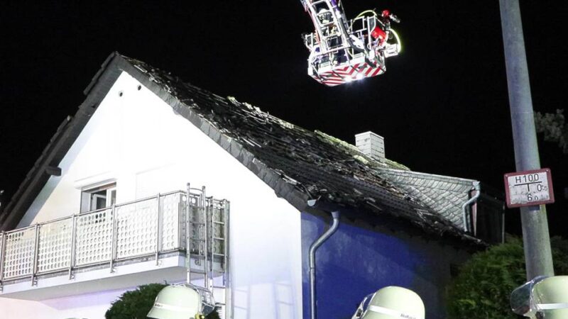 Ritterstraße in Kaarst: Defekte Lampe löste offenbar Brand aus