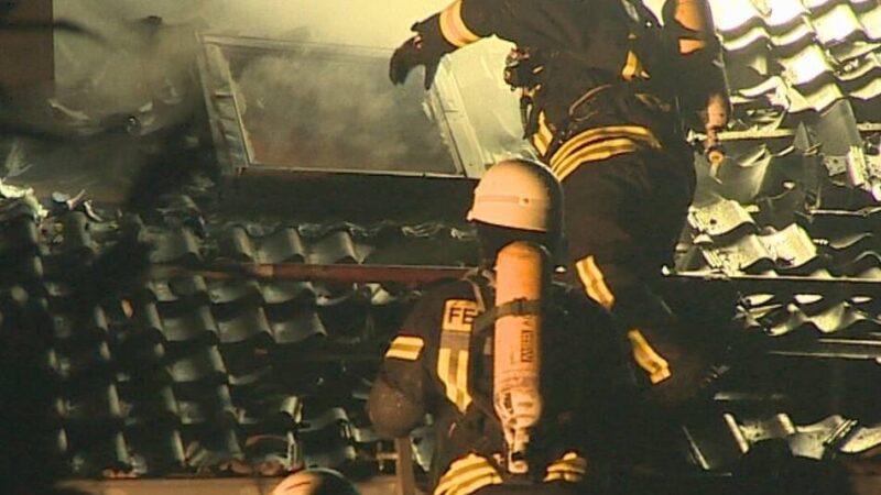 Versuchter Totschlag und schwere Brandstiftung: Massiver Wohnhausbrand in Goch – Polizei nimmt Verdächtigen fest