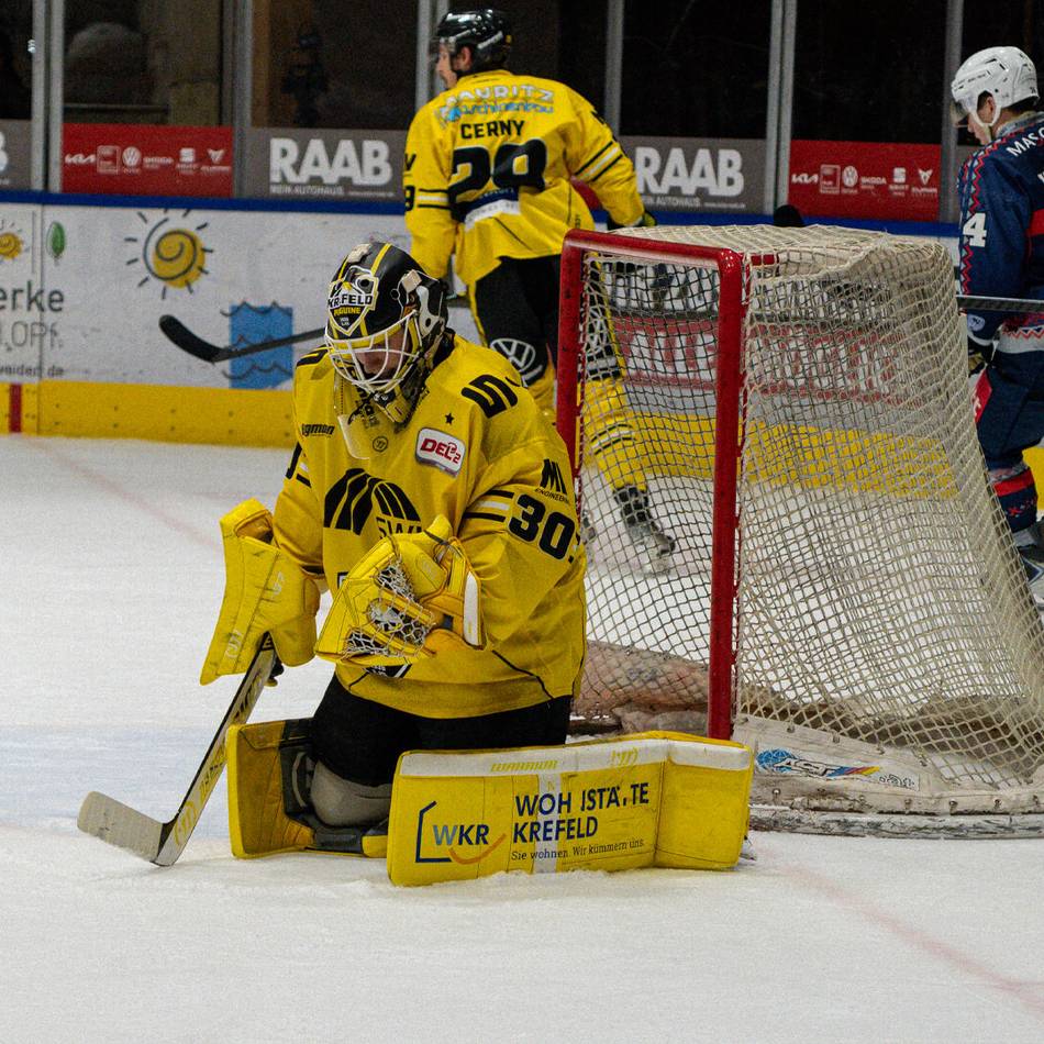 Pinguine siegen 1:0 nach Penaltys: Kein Bick, kein Problem – Schultes Goalie-Gala im Video