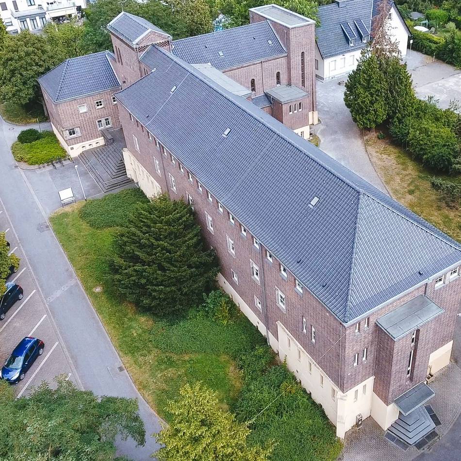 Keine Angst vor dem weißen Blatt: Kreativworkshop der VHS Rheinberg mit Zufallstechniken