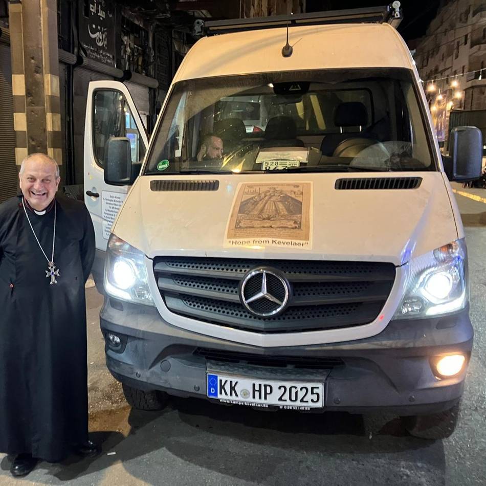 Hilfe von APH vom Niederrhein: Mobile Klinik aus Kevelaer erreicht nach langer Reise die syrische Wüste