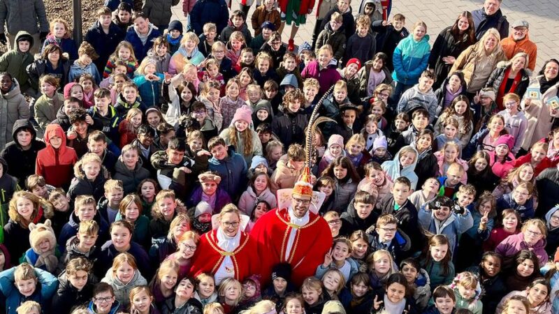 Prävention zum Karneval: Prinzenpaar stärkt Monheims Grundschüler
