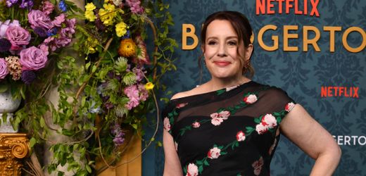 Bridgerton: Autorin Julia Quinn findet politisches Engagement wichtiger als Bücher schreiben