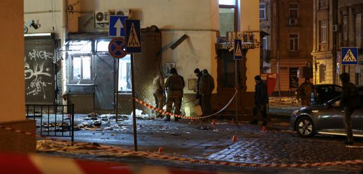 Explosionen in Lwiw: Selenskyj verurteilt »zynischen und grausamen Terroranschlag«