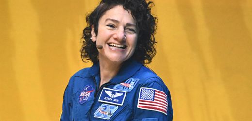 ISS: US-Astronautin Jessica Meir mit Plüschhasen zur Raumstation gestartet