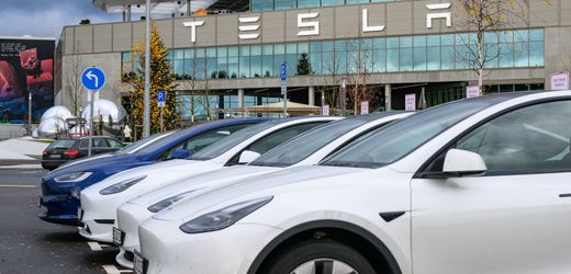 Tesla in Brandenburg: IG Metall stellt Strafanzeige gegen Werksleiter