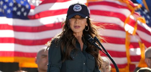 Kristi Noem: Pilot offenbar wegen fehlender Decke gefeuert – und dann aus Not wieder eingestellt