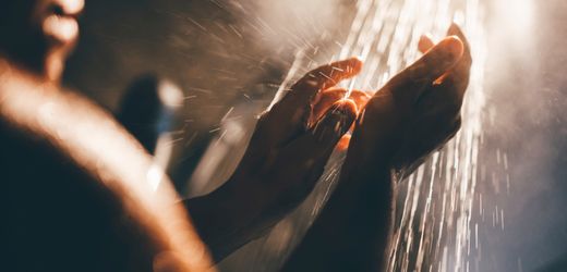 Mikrobiom: Ist häufiges Duschen schlecht für die Haut?