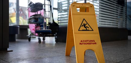 München: Verstopftes Klo – sechsstelliger Schaden an Schule