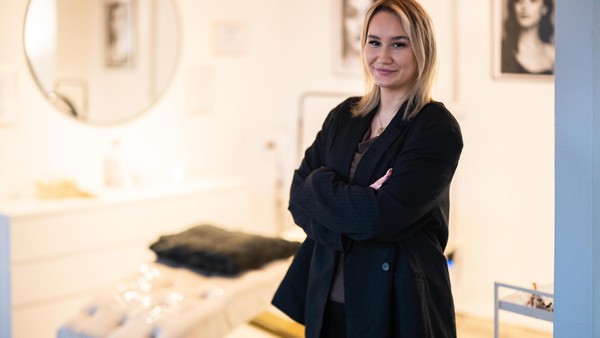 Doppeljob mit 26 Jahren: Svenja Ahne eröffnet Kosmetikstudio in Velbert