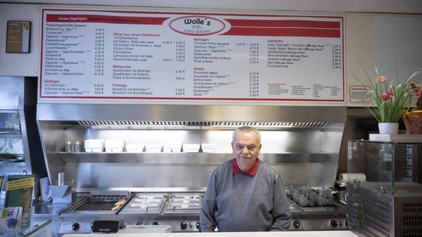 Velberter Imbiss: Nicht jede Wurst darf Currywurst bei Wolle werden