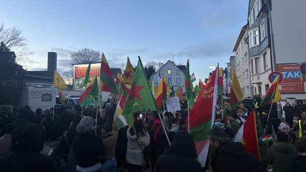 Demonstration in Velbert verläuft friedlich – Autofahrer genervt von Sperrungen