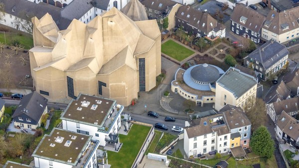 Keine Gottesdienste, keine Besuche: Velberter Dom bleibt für Monate geschlossen