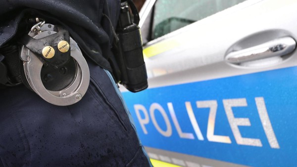 Betrunkener Mann bedroht Kinder mit Messer in Velberter Linienbus
