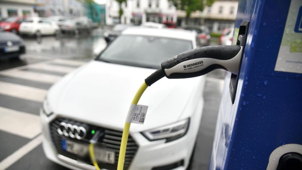 Ladenetz: Wie attraktiv ist der Umstieg aufs E-Auto in Velbert?