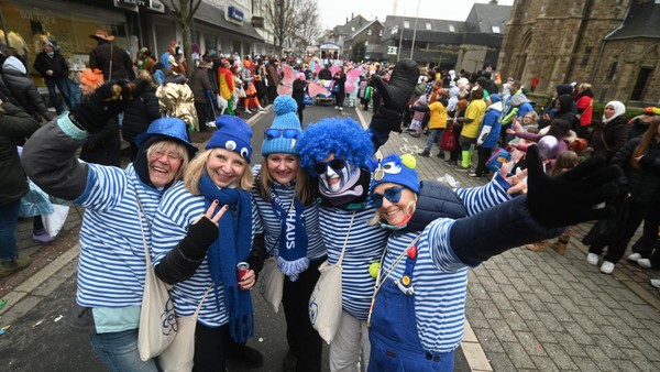 Karneval im Kreis Mettmann verläuft friedlich – Polizei zieht erstes Fazit