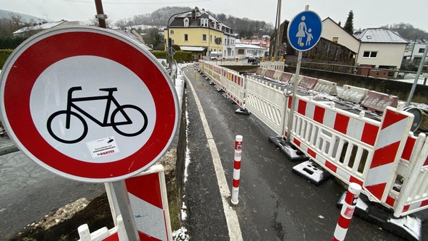 Radfahrer sind sauer: Brücke in Velbert ist ein echtes Hindernis