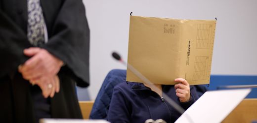 Attendorn: Mutter soll Tochter jahrelang weggesperrt haben